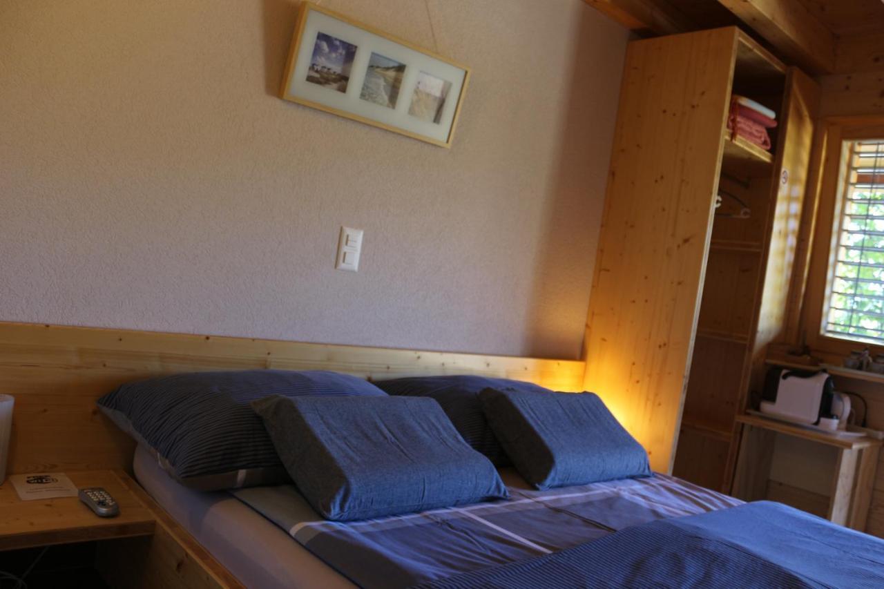 Bed and Breakfast Chalet Tzarbonire Chalais Екстер'єр фото