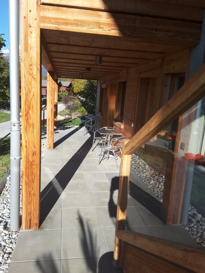 Bed and Breakfast Chalet Tzarbonire Chalais Екстер'єр фото